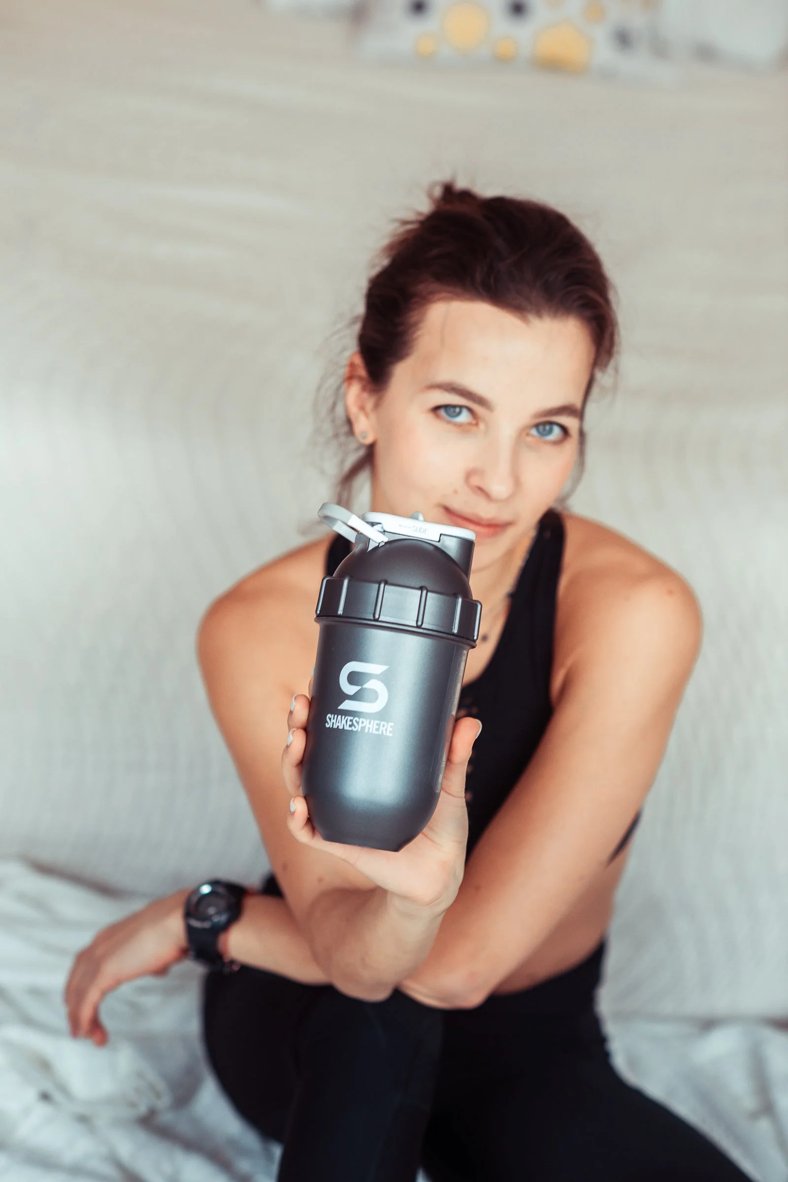 Protein shaker bottle 700mls "Tumbler View" Gun Metal/White Logo/Clear Window - Image 5