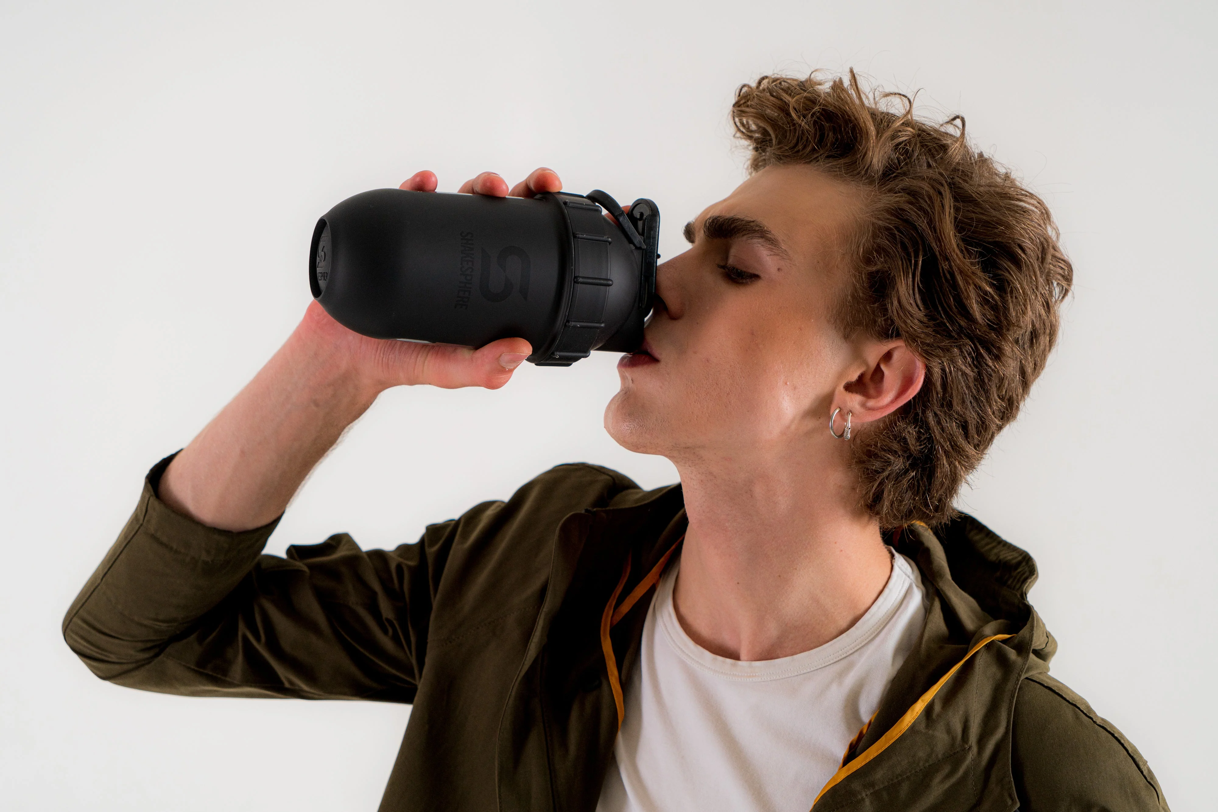 Protein shaker bottle 700mls "Tumbler View" Matte Black/Black Window - Image 11