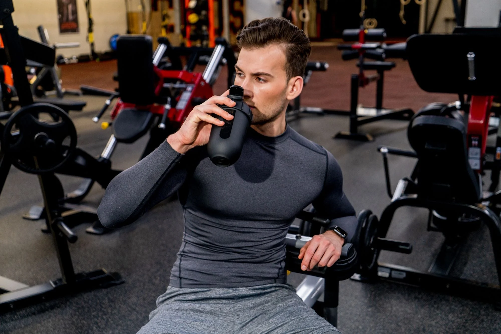 Protein shaker bottle 700mls "Tumbler View" Matte Black/Black Window - Image 8