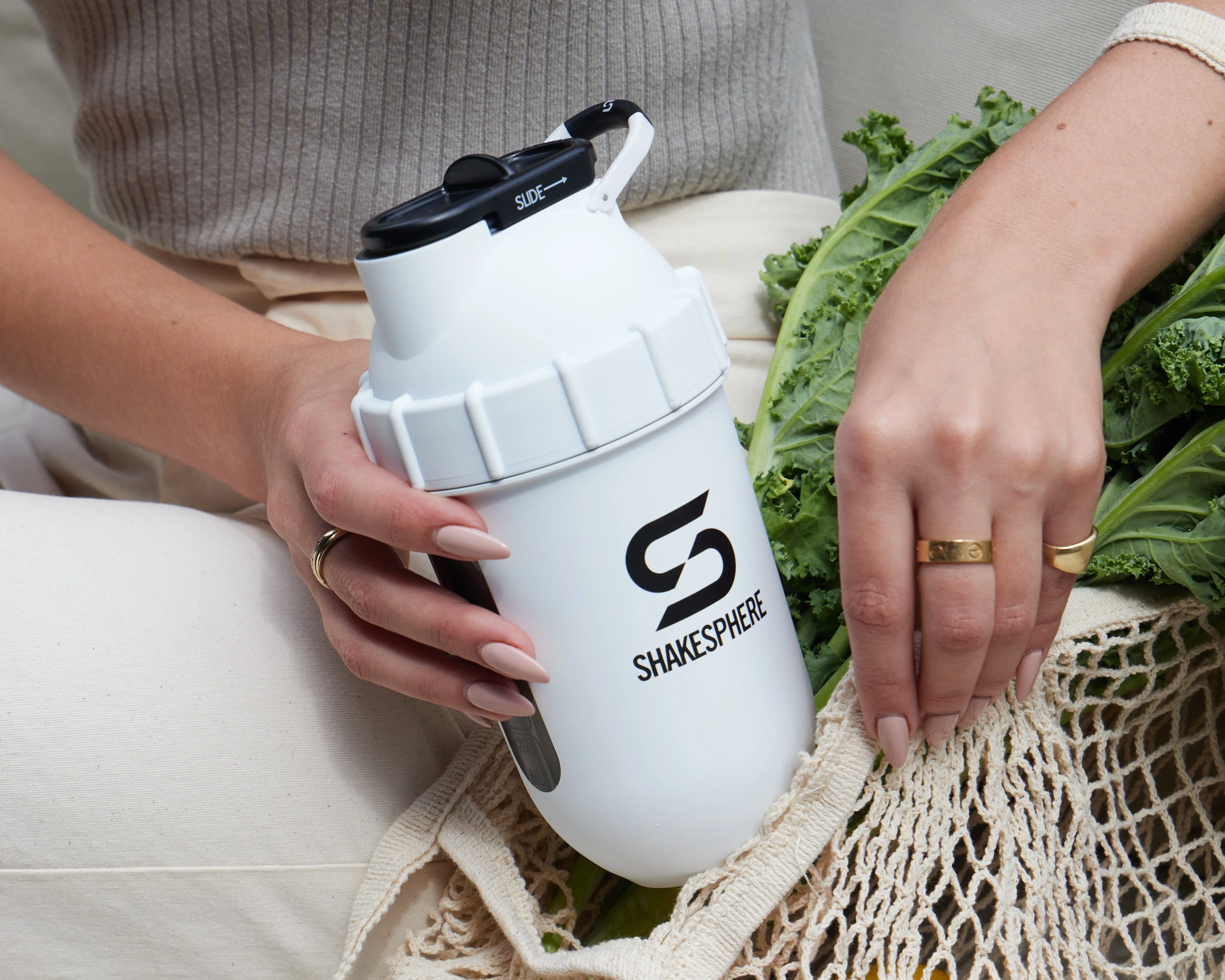 Protein shaker bottle 700mls "Tumbler View" Matte White/Black Window - Image 3
