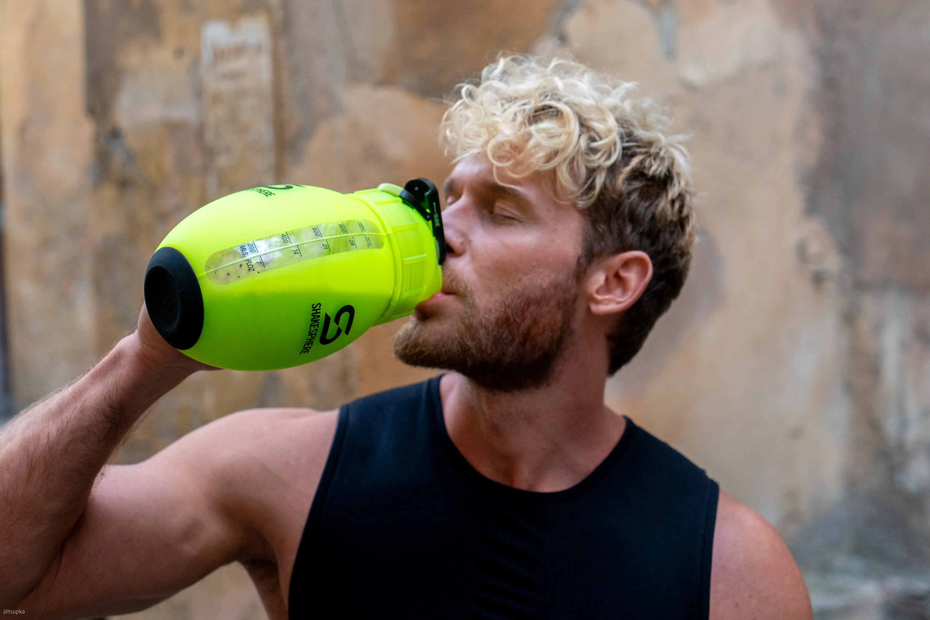 ShakeSphere Mixer Jug 1.3l Fluorescent Yellow - Image 9