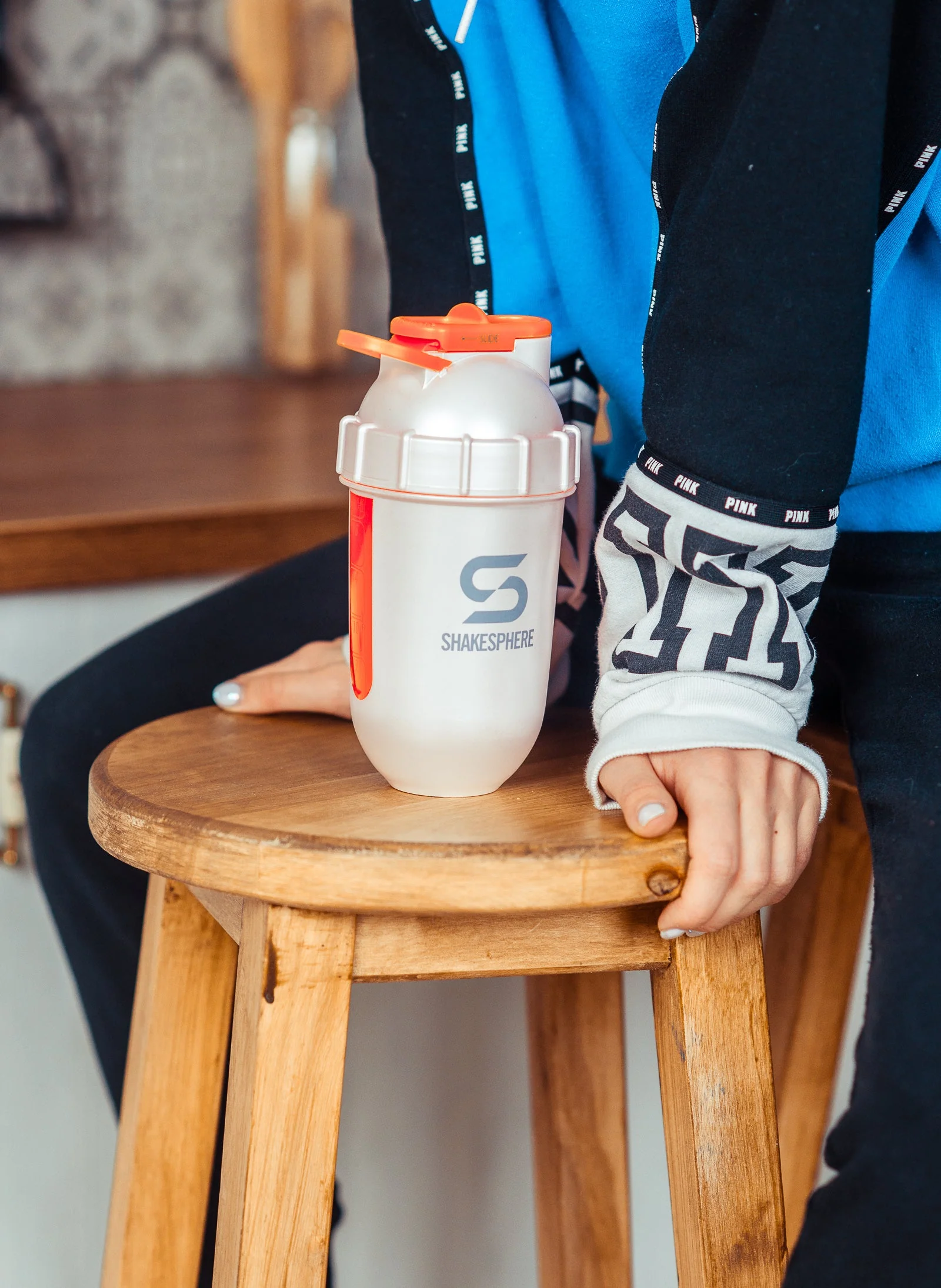 Protein shaker bottle 700mls "Tumbler View" Pearl White/Orange Window - Image 6