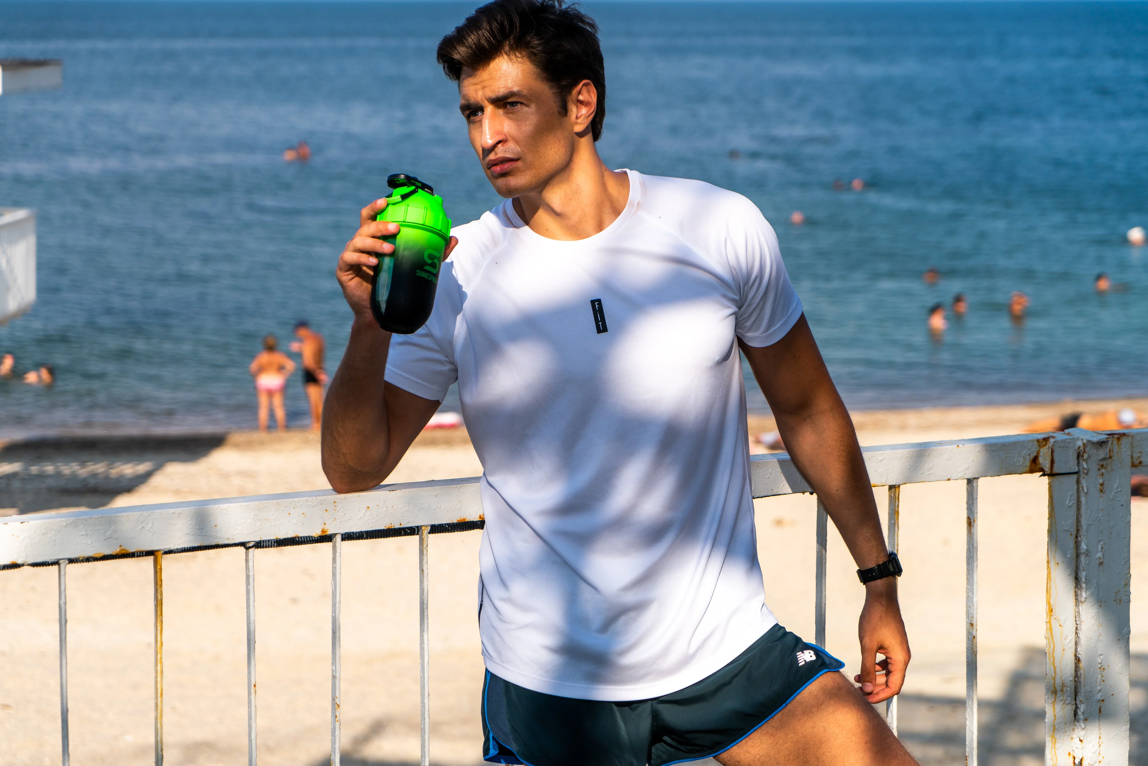 ShakeSphere Tumbler Cooler Shaker Ombre Green - Image 15