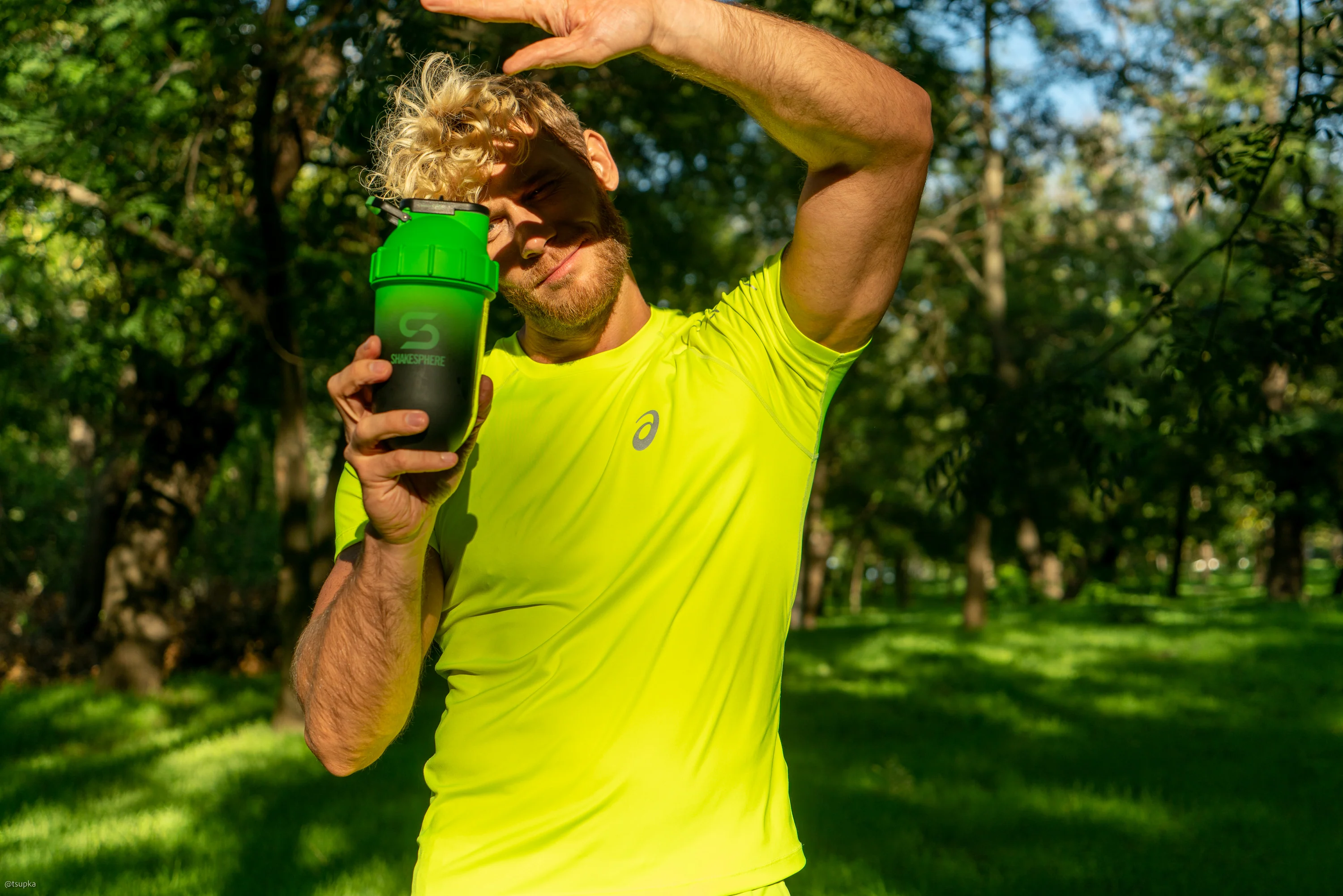 ShakeSphere Tumbler Cooler Shaker Ombre Green - Image 8