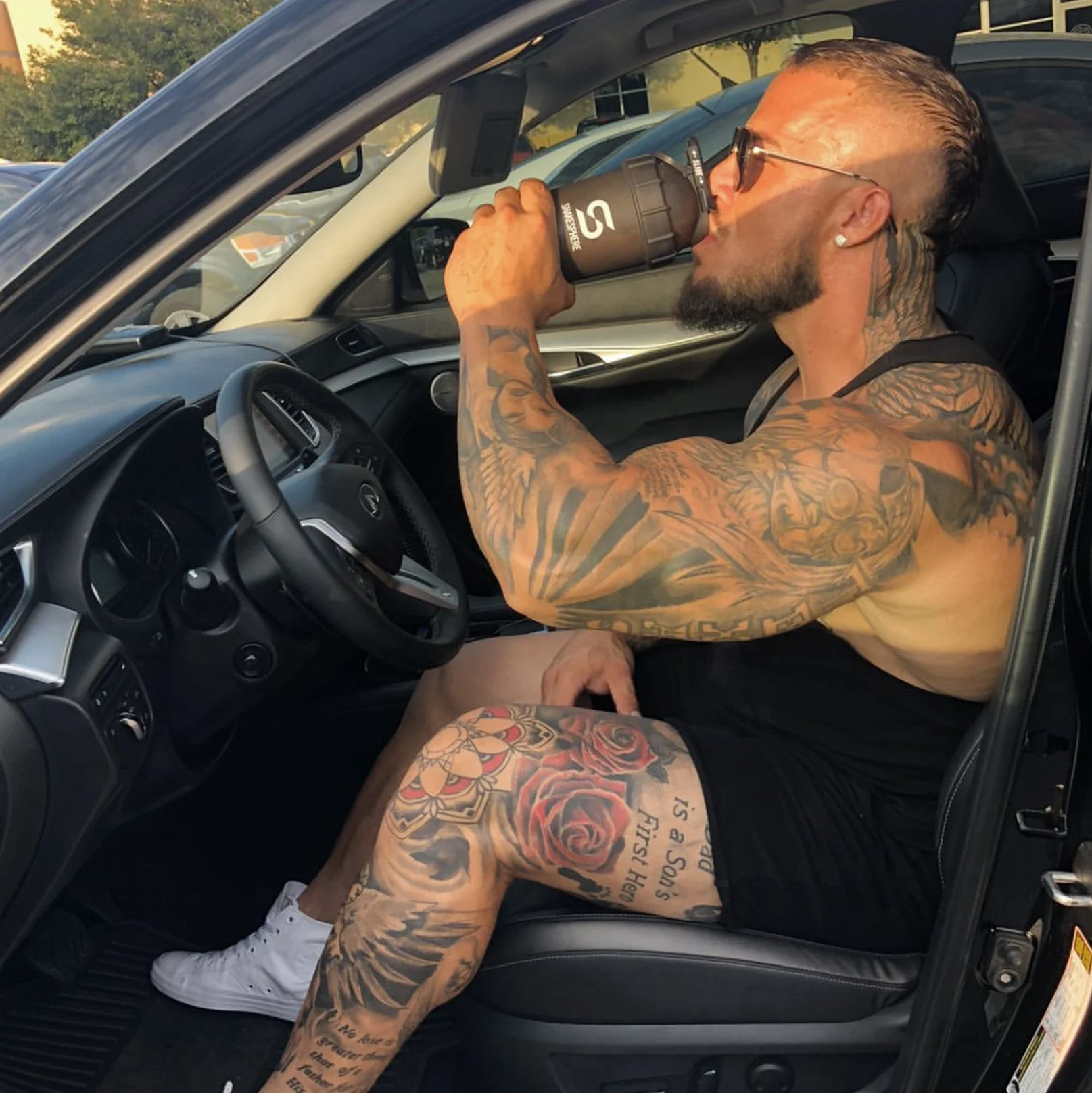 Protein shaker bottle 700mls "Tumbler Original" Frosted Black/White Logo - Image 6