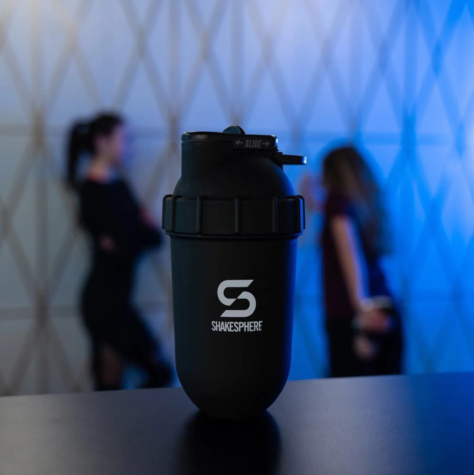 Protein shaker bottle 700mls "Tumbler Original" Matte Black/White Logo - Image 7